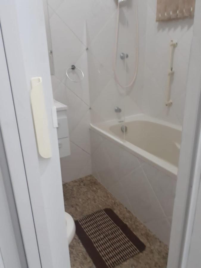 Apartment 2 Dormitorios, Wifi, Ponta Da Praia, Predio Em Frente Ao Mar -